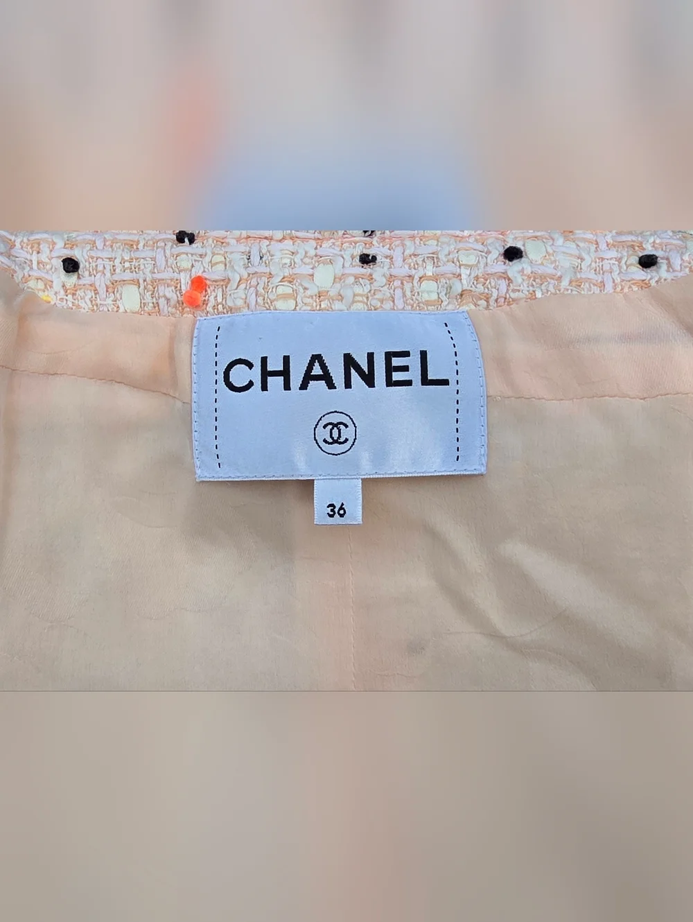 CHANEL Spring 2019 RTW Pink Multi Speckled Tweed Cropped Jacket Size FR 36/US 4 - Picture 9 of 11